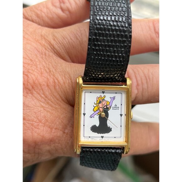 Vintage 1991 Miss Piggy Lorus Quartz Watch Muppets Jim Henson Black Band - Picture 1 of 7